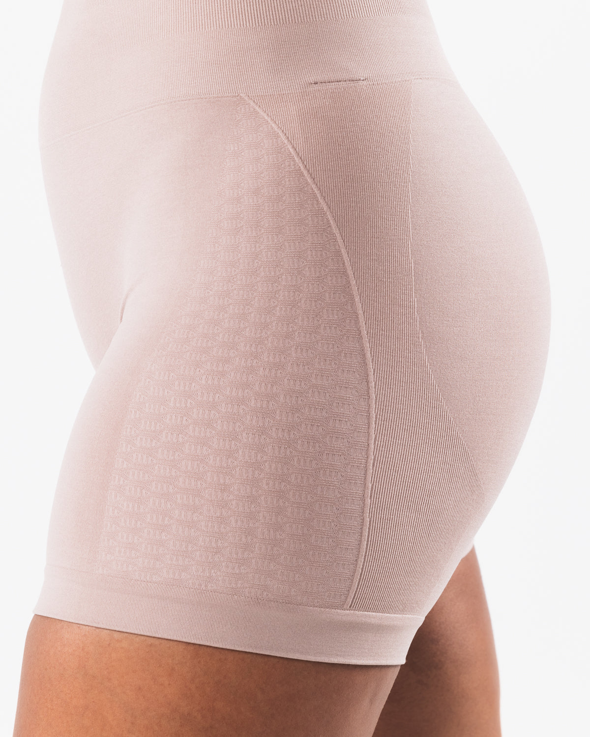 Vorti Contour Ultra-High Rise Short - Porcelain