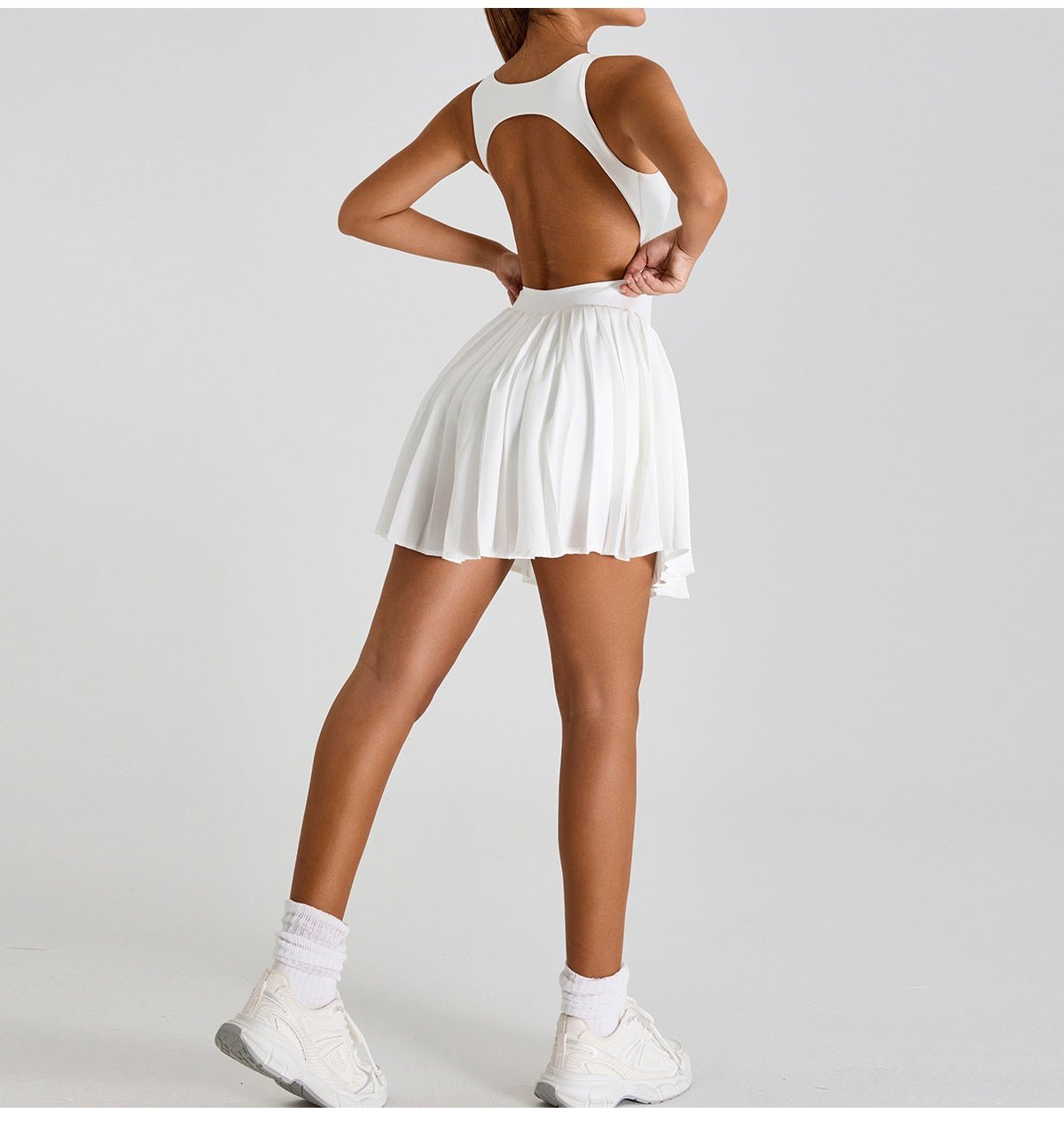 Vestido Deportivo con Espalda Descubierta y Shorts Integrados para Mujer 0 - Vorti