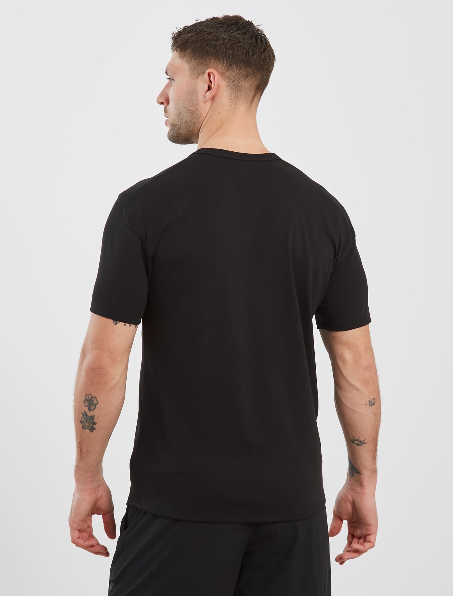 Essential Slim Fit T-Shirt - Black